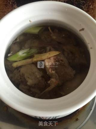 茶树菇柴鸡汤的做法步骤：4