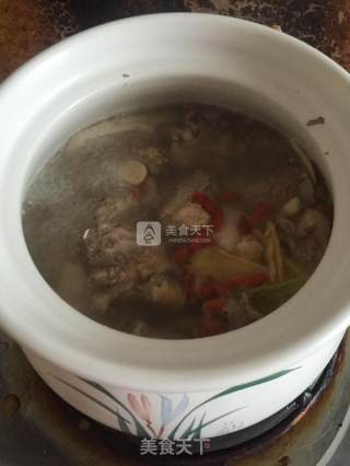 茶树菇柴鸡汤的做法步骤：5