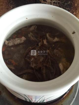 茶树菇柴鸡汤的做法步骤：6