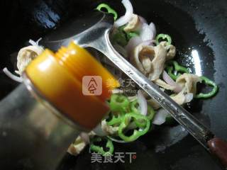 尖椒洋葱炒面筋的做法步骤：5