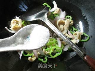 尖椒洋葱炒面筋的做法步骤：7