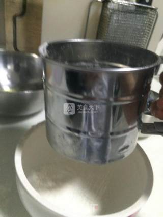 六寸基础戚风蛋糕的做法步骤：2