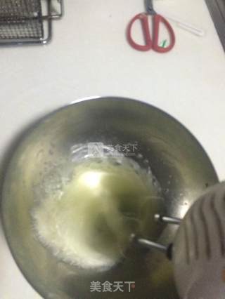 六寸基础戚风蛋糕的做法步骤：8