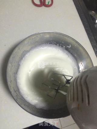 六寸基础戚风蛋糕的做法步骤：9