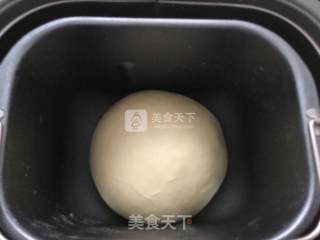 可爱的毛毛虫豆沙包的做法步骤：1
