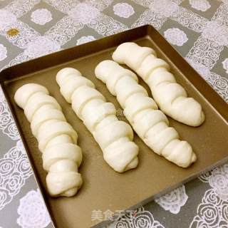 可爱的毛毛虫豆沙包的做法步骤：8