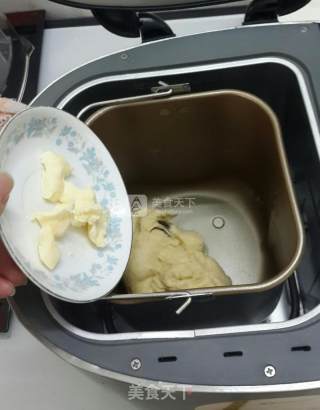 杏仁芝麻馅面包的做法步骤：2