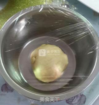 杏仁芝麻馅面包的做法步骤：4