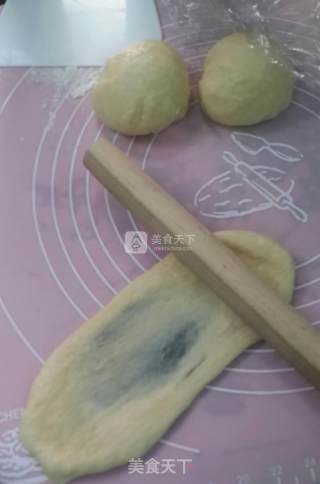 杏仁芝麻馅面包的做法步骤：8