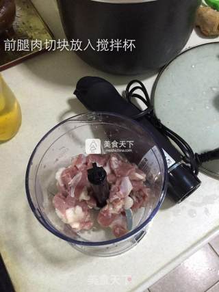 婴儿宝宝辅食——肉丸西兰花鲜汤的做法步骤：1