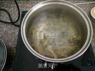 榨菜炒青椒火腿肠的做法步骤：6