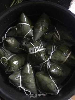 红豆粽子的做法步骤：10