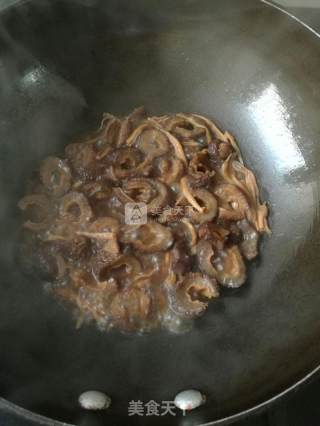 葱烧海参的做法步骤：2