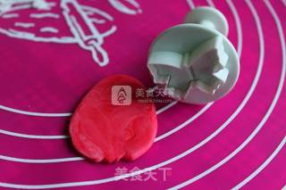 芭比娃娃翻糖蛋糕的做法步骤：19