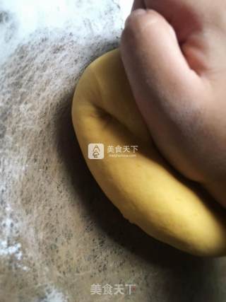 南瓜馒头--金灿灿的刀切馒头的做法步骤：7