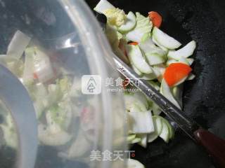 白菜炒长瓜的做法步骤：4