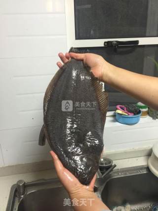 清蒸酱香紫苏剁椒鸦片鱼的做法步骤：1