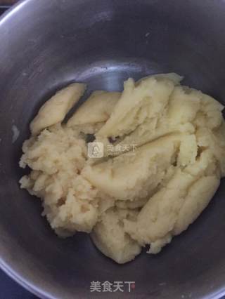 大大滴菠萝泡芙的做法步骤：2
