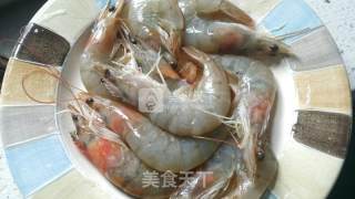 柠檬蒜香焗大虾的做法步骤：1