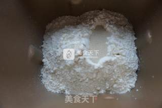 奶黄花朵面包的做法步骤：1
