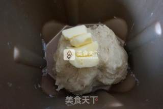 奶黄花朵面包的做法步骤：2