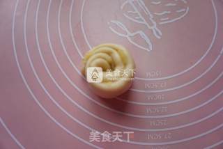 奶黄花朵面包的做法步骤：15