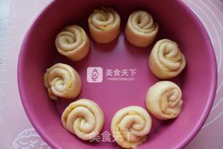奶黄花朵面包的做法步骤：16