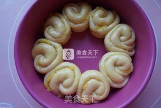 奶黄花朵面包的做法步骤：17