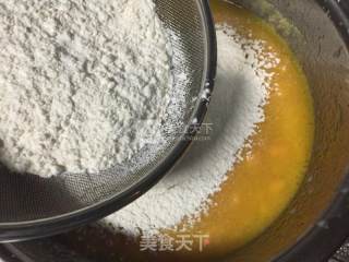 芒果小蛋糕~可以吃到果肉的简易快手蛋糕的做法步骤：5
