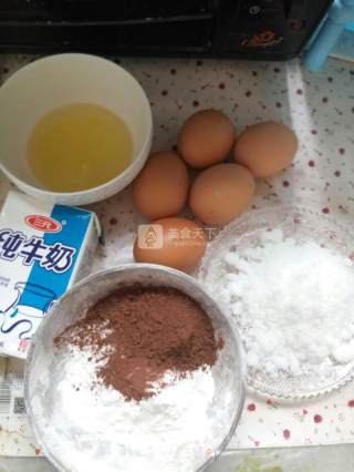 八寸巧克力慕斯蛋糕的做法步骤：1