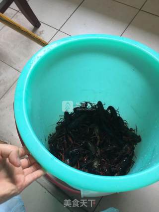 油焖大虾的做法步骤：1