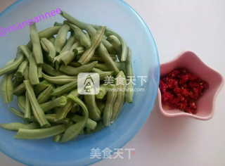 家常四季豆的做法步骤：1
