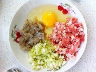 虾仁肉馅酿丝瓜的做法步骤：2