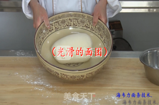 饸饹面的做法“图解”压饸饹的做法步骤：4
