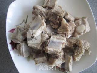 排骨焖饭——电饭煲一键搞定的做法步骤：1
