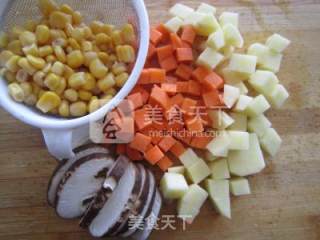 排骨焖饭——电饭煲一键搞定的做法步骤：3
