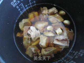 排骨焖饭——电饭煲一键搞定的做法步骤：4