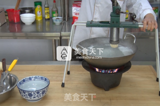 饸饹面的做法“图解”怎样做饸饹面的做法步骤：7
