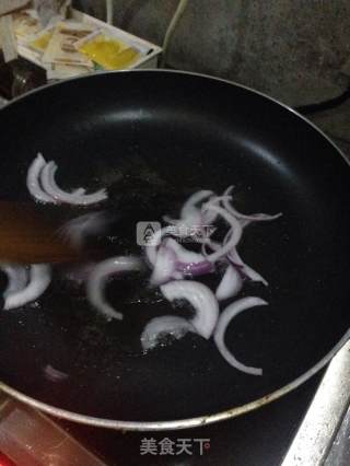 海鲜意面的做法步骤：2
