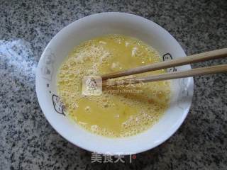 咸肉小白菜炒鸡蛋的做法步骤：3