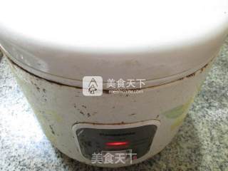 腊肉咸蛋黄糯米粽的做法步骤：11