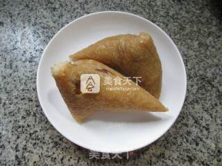 腊肉咸蛋黄糯米粽的做法步骤：13