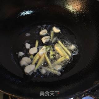 生炒小公鸡的做法步骤：3