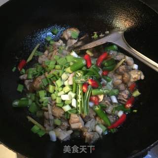 生炒小公鸡的做法步骤：6