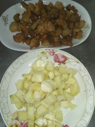菠萝肉的做法步骤：2