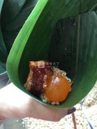 蛋黄肉粽的做法步骤：4