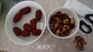 北方糯米红枣蜜豆粽的做法步骤：2