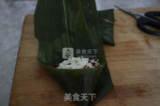 北方糯米红枣蜜豆粽的做法步骤：4