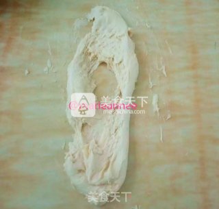 手工揉面豆沙花朵面包的做法步骤：11