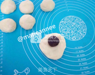 手工揉面豆沙花朵面包的做法步骤：20